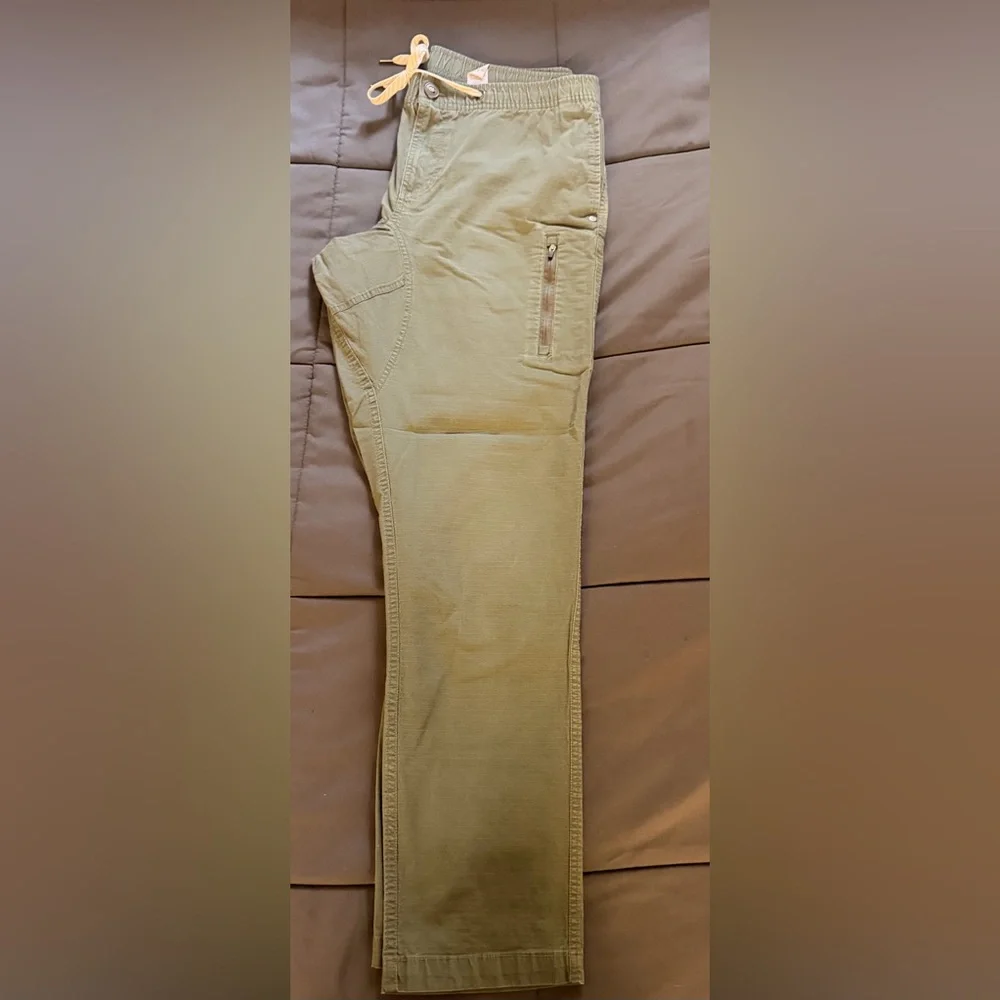 Vuori Olive Green Men's Pants - Picture 1 of 2